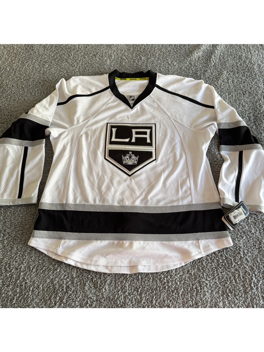 NWT 2011 Reebok NHL Los Angeles Kings Authentic Indo-Edge White Jersey Sz 52 XXL